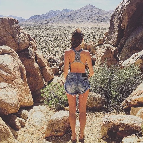 Meet your Posher, Caroline - Picture 3 of 5